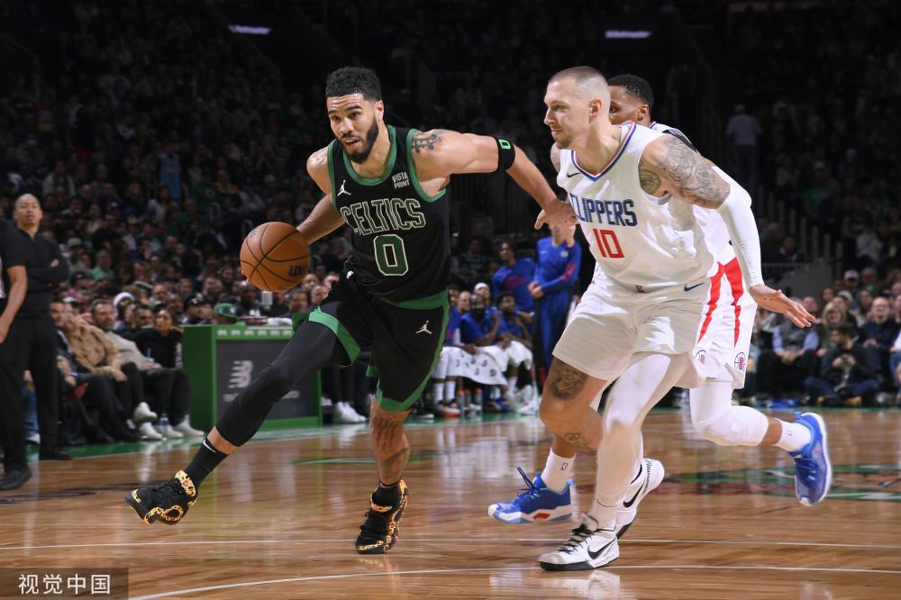 他们不仅依 他们不仅依