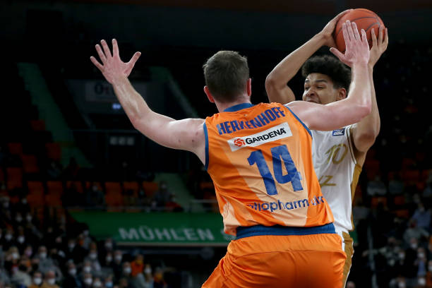 撑过一回合 撑过一回合