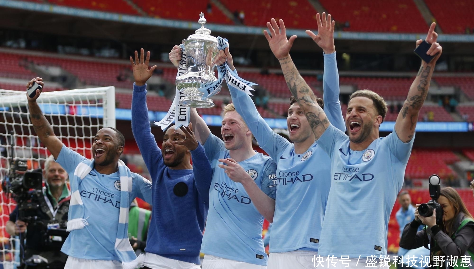 疑是田赛中 疑是田赛中